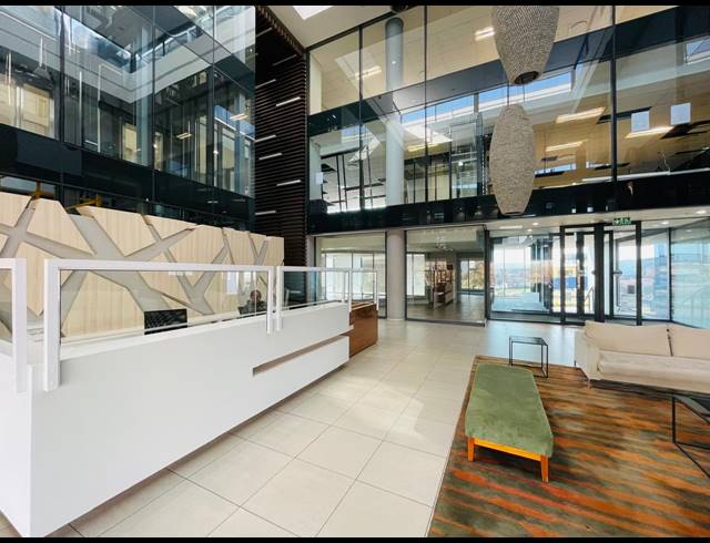 1,290M² OFFICE TO LET IN WATERFALL
